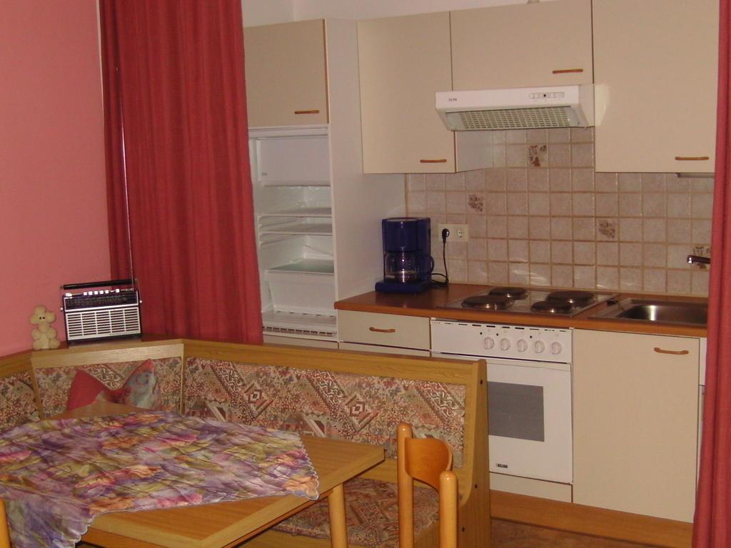 Appartement Ria Bad Kleinkirchheim Szoba fotó