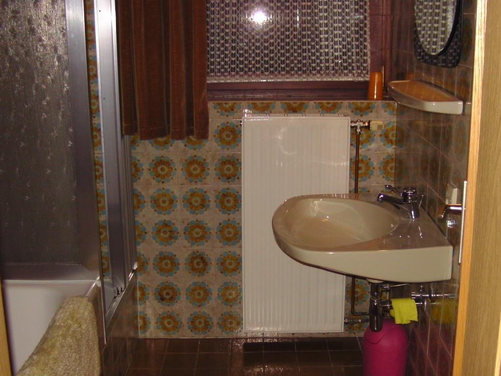 Appartement Ria Bad Kleinkirchheim Szoba fotó