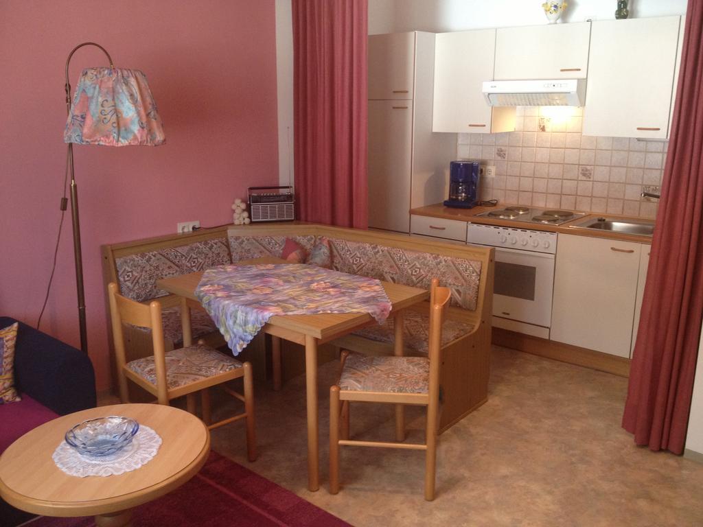 Appartement Ria Bad Kleinkirchheim Szoba fotó
